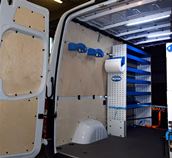 02_Scaffalatura e accessori portaoggetti Ultra su Sprinter